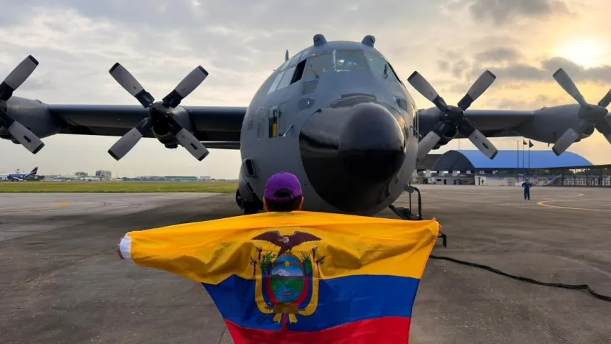 Ecuador envió este viernes un cuarto vuelo cargado con ocho toneladas de ayuda humanitaria a Venezuela, en respuesta a los devastadores terr