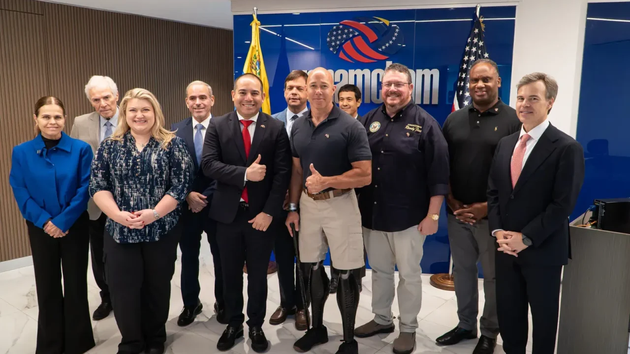 Venamcham y delegación del Congreso de EE UU evalúan reinserción económica de Venezuela