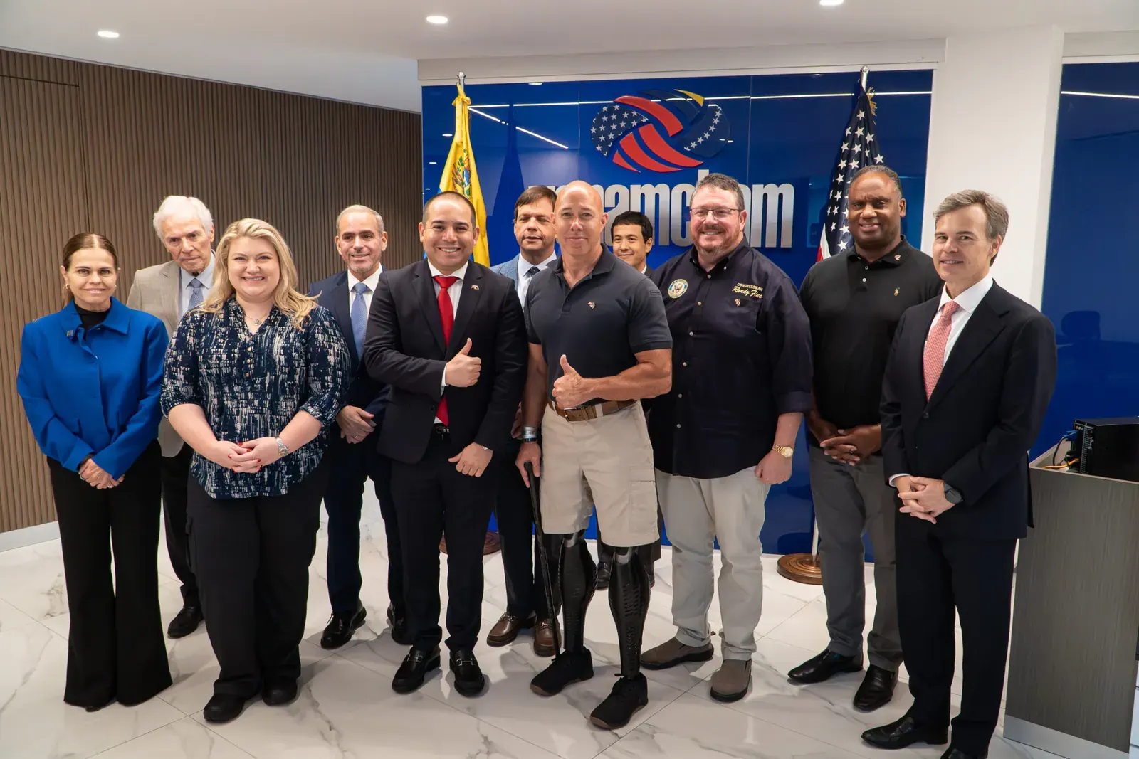 Delegación del Congreso de Estados Unidos y directivos de Venamcham durante reunión en Caracas para impulsar el comercio bilateral