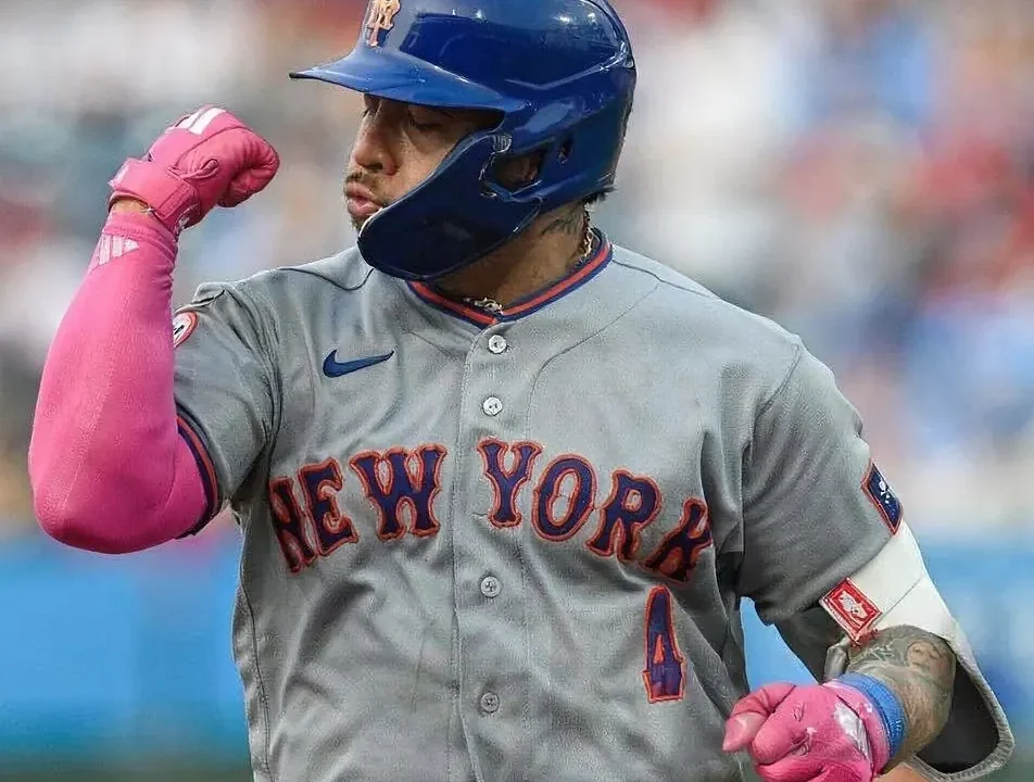 El receptor venezolano Francisco Álvarez continúa demostrando su poder en las Grandes Ligas con los New York Mets, pero su destacado rendimi