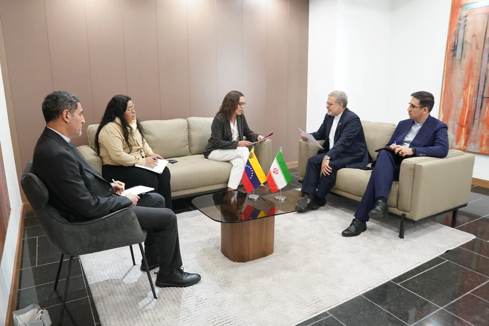 Fachada del Ministerio de Relaciones Exteriores de Venezuela en Caracas, donde se realizó la convocatoria al embajador de Irán.