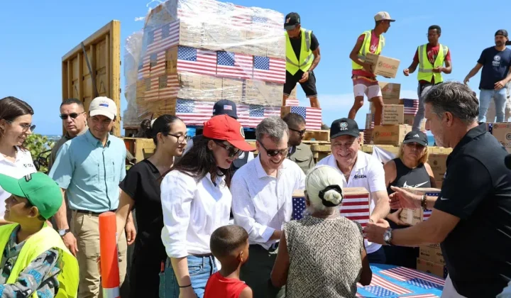 Politólogos analizan la gestión de EE. UU. en Venezuela: ayuda humanitaria, tutelaje y control de daños