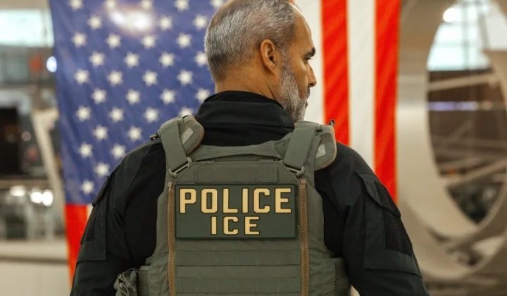Un ciudadano venezolano de 45 años identificado como Jesús Arenas Silva falleció el lunes mientras se encontraba bajo custodia del Servicio