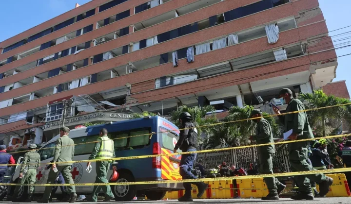 Operativo de Rescate en La Guaira Supera las 48 Horas por Ciudadano Atrapado