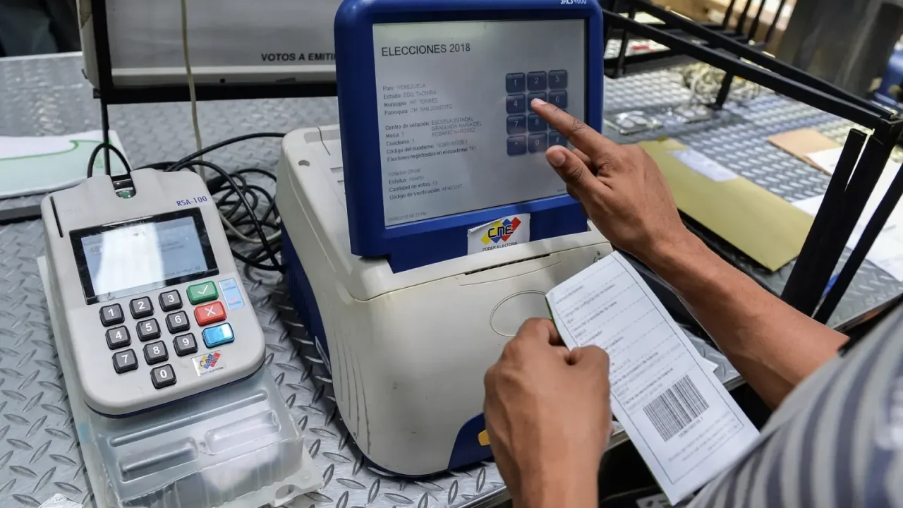 Archivos desclasificados de la CIA exponen presuntas tácticas de manipulación electoral en Venezuela