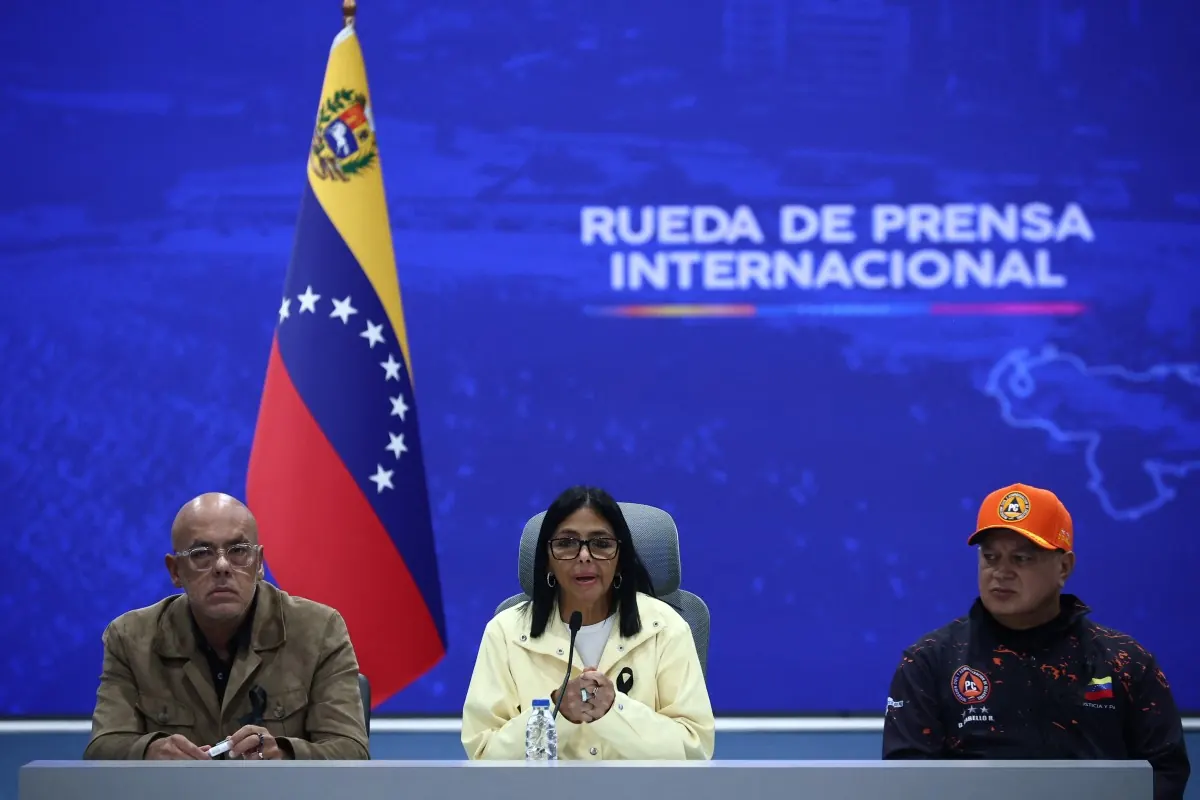 Delcy Rodríguez, vicepresidenta encargada de Venezuela, durante una conferencia de prensa.