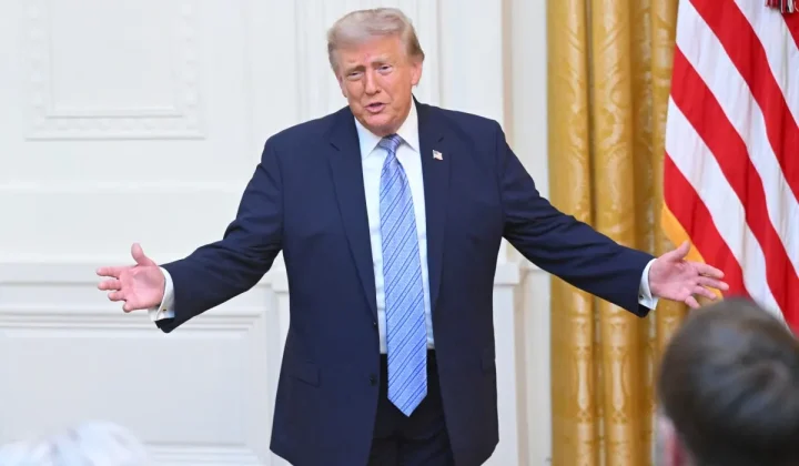 Trump acusa a China de interferencia electoral y compara vulnerabilidades con Venezuela