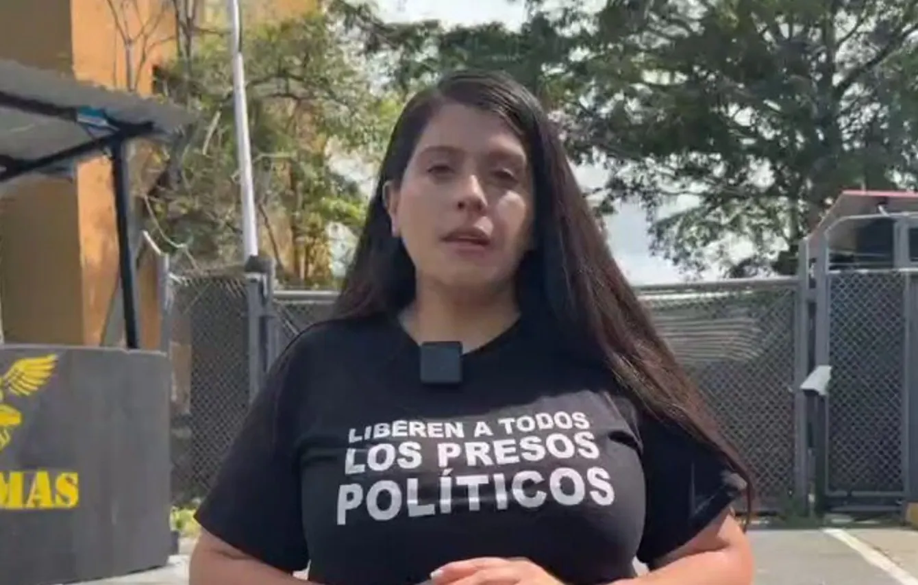 Fachada del centro de detención El Rodeo I en Venezuela.