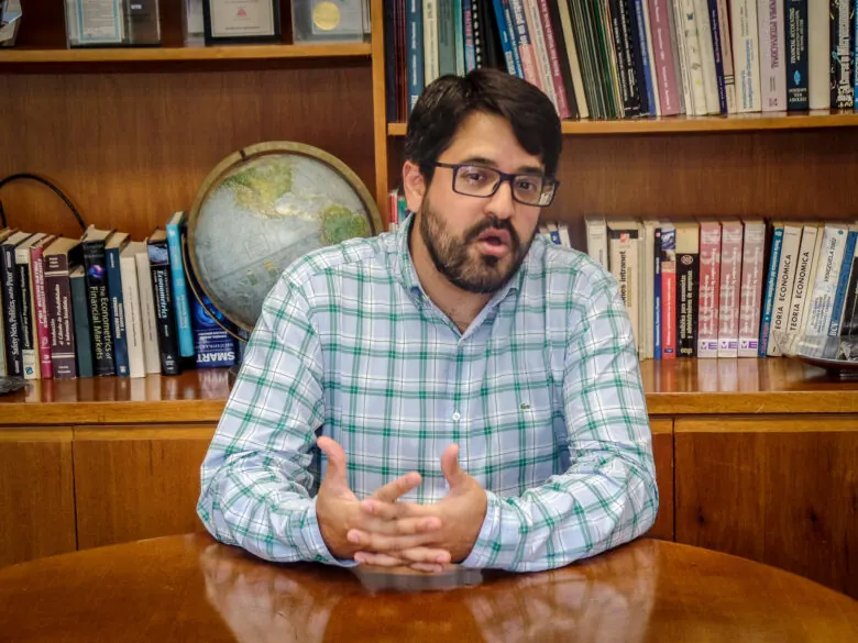 La economía venezolana se encuentra en un punto de inflexión tras los devastadores terremotos ocurridos el pasado 24 de junio. El economista