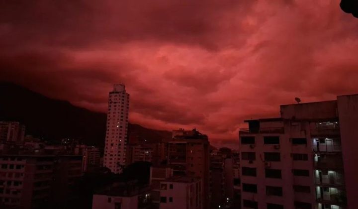 El cielo de Caracas se viste de rojo y morado tras terremotos: un fenómeno natural y un recordatorio