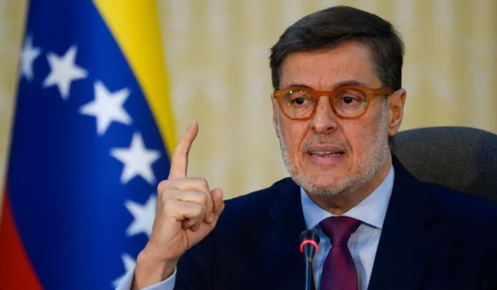 Félix Plasencia regresa a la Cancillería de Venezuela en reorganización ministerial