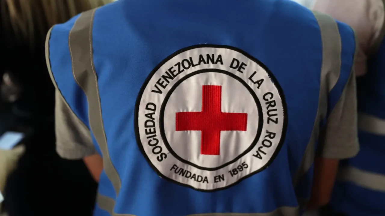 Cruz Roja Venezolana Facilita Contacto con Familiares en el Extranjero Tras Terremotos