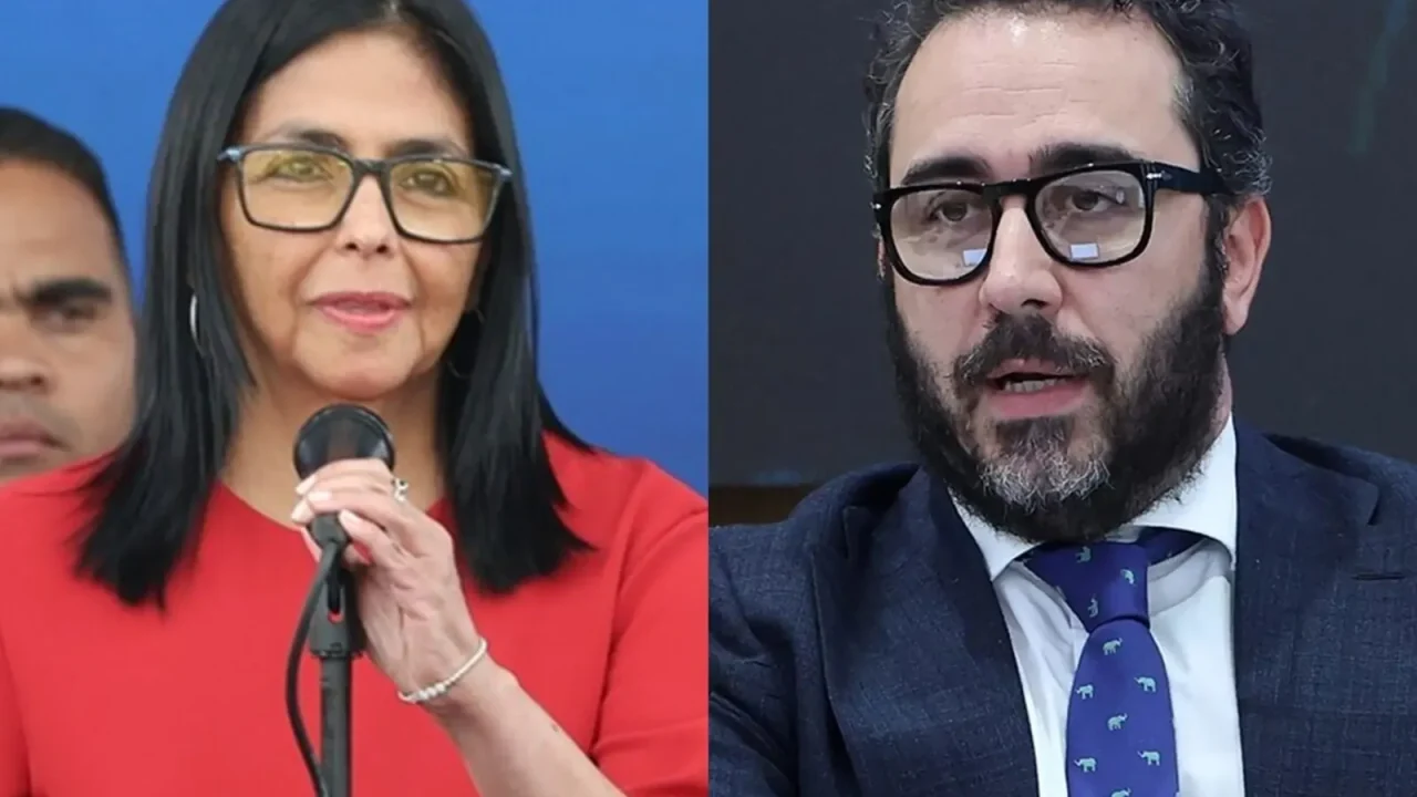 Delcy Rodríguez inicia acciones legales contra Víctor de Aldama por presuntas injurias
