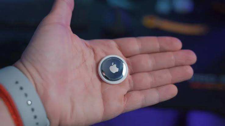 El uso de la tecnología de Apple, específicamente los AirTag, ha generado debate tras revelarse que fueron empleados para rastrear la ayuda