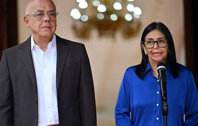 Los incentivos detrás de una posible transición negociada, según César Batiz