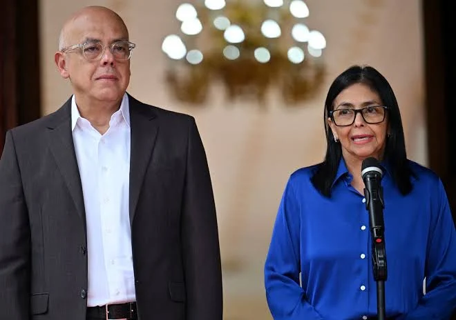 Los incentivos detrás de una posible transición negociada, según César Batiz