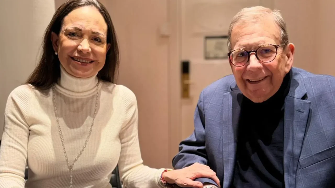 El dirigente político Edmundo González Urrutia ha expresado firmemente que María Corina Machado tiene el pleno derecho de regresar a Venezue