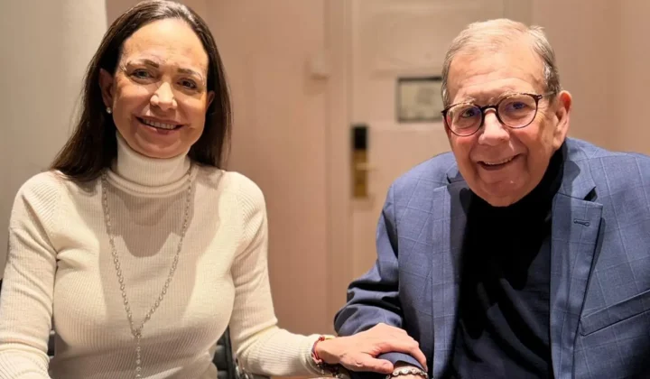 El dirigente político Edmundo González Urrutia ha expresado firmemente que María Corina Machado tiene el pleno derecho de regresar a Venezue