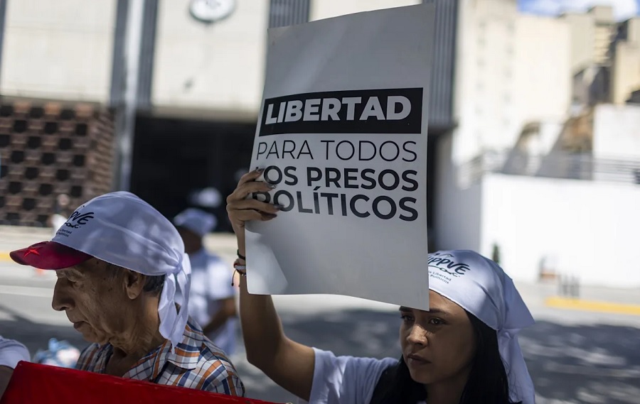 Familiares de presos políticos denuncian abandono tras terremotos en Venezuela