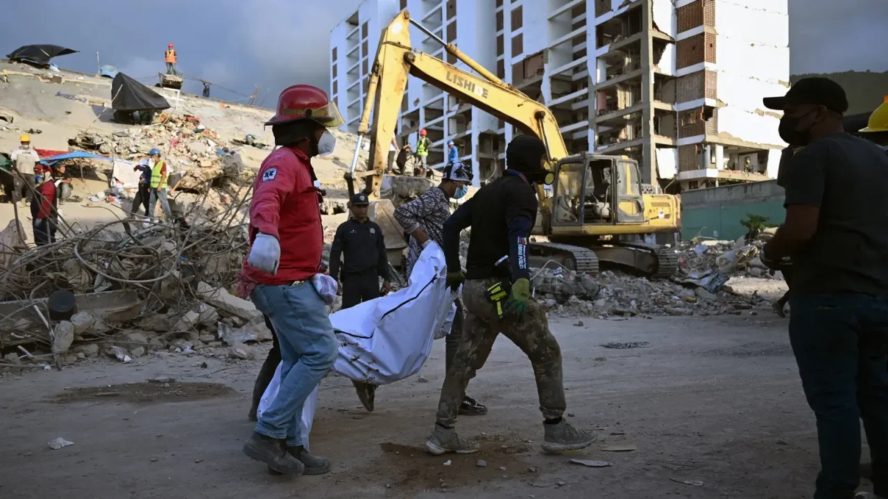 Plan de Transición de EE.UU. para Venezuela se Mantiene Pese a Terremotos, Según Análisis