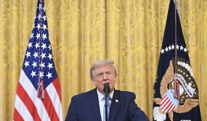 El expresidente de Estados Unidos, Donald Trump, ha generado controversia al emplear a Venezuela como un supuesto ejemplo de manipulación el