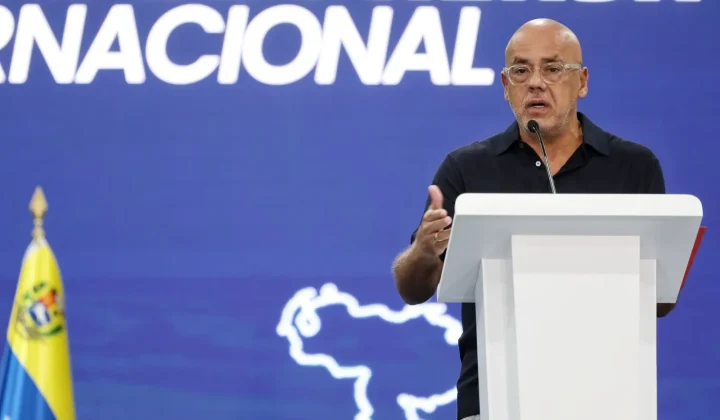 El Gobierno venezolano estima que serán necesarias al menos 25.000 viviendas para atender a las más de 17.900 personas que resultaron damnif