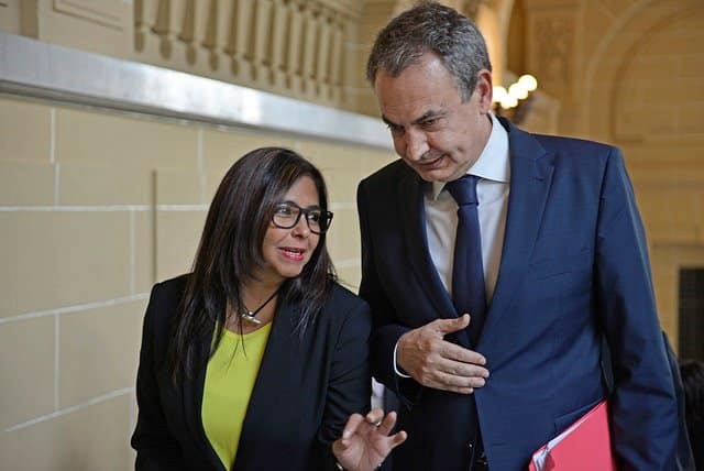 Presunto testaferro de Zapatero señala a Delcy Rodríguez como interlocutora en Venezuela para gestiones