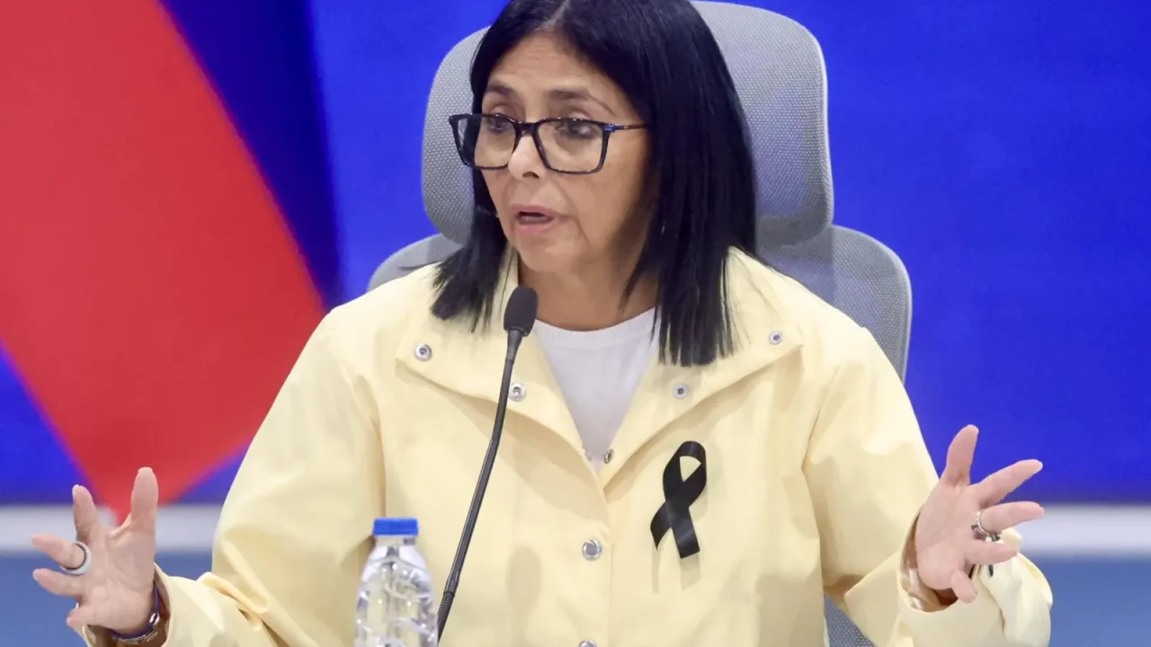 Delcy Rodríguez pide plan de ahorro de luz y agua ante el fenómeno «Superniño
