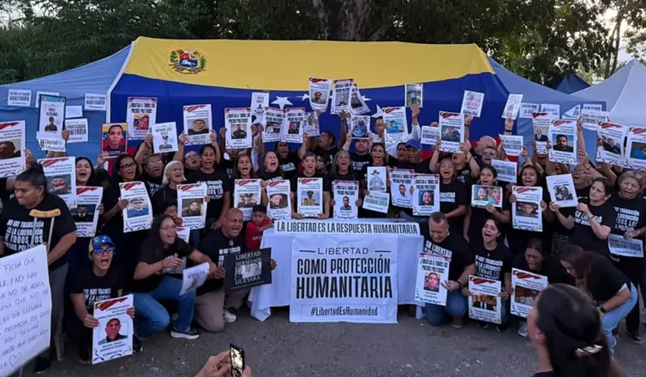 Familias de presos políticos exigen libertad plena tras los terremotos: Clippve advierte riesgo en El Rodeo I