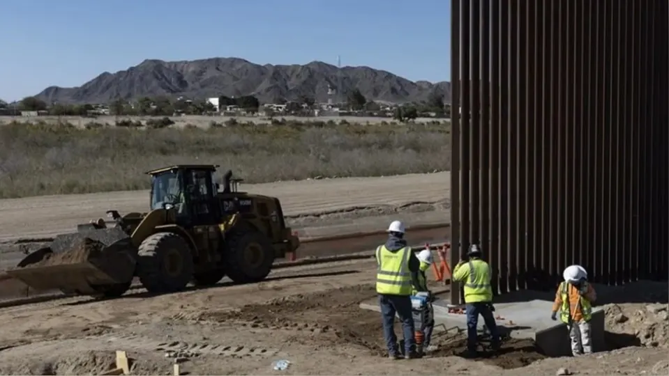 Estados Unidos reinicia la construcción de 100 kilómetros de muro en Arizona pese a la oposición de la tribu Tohono O’odham