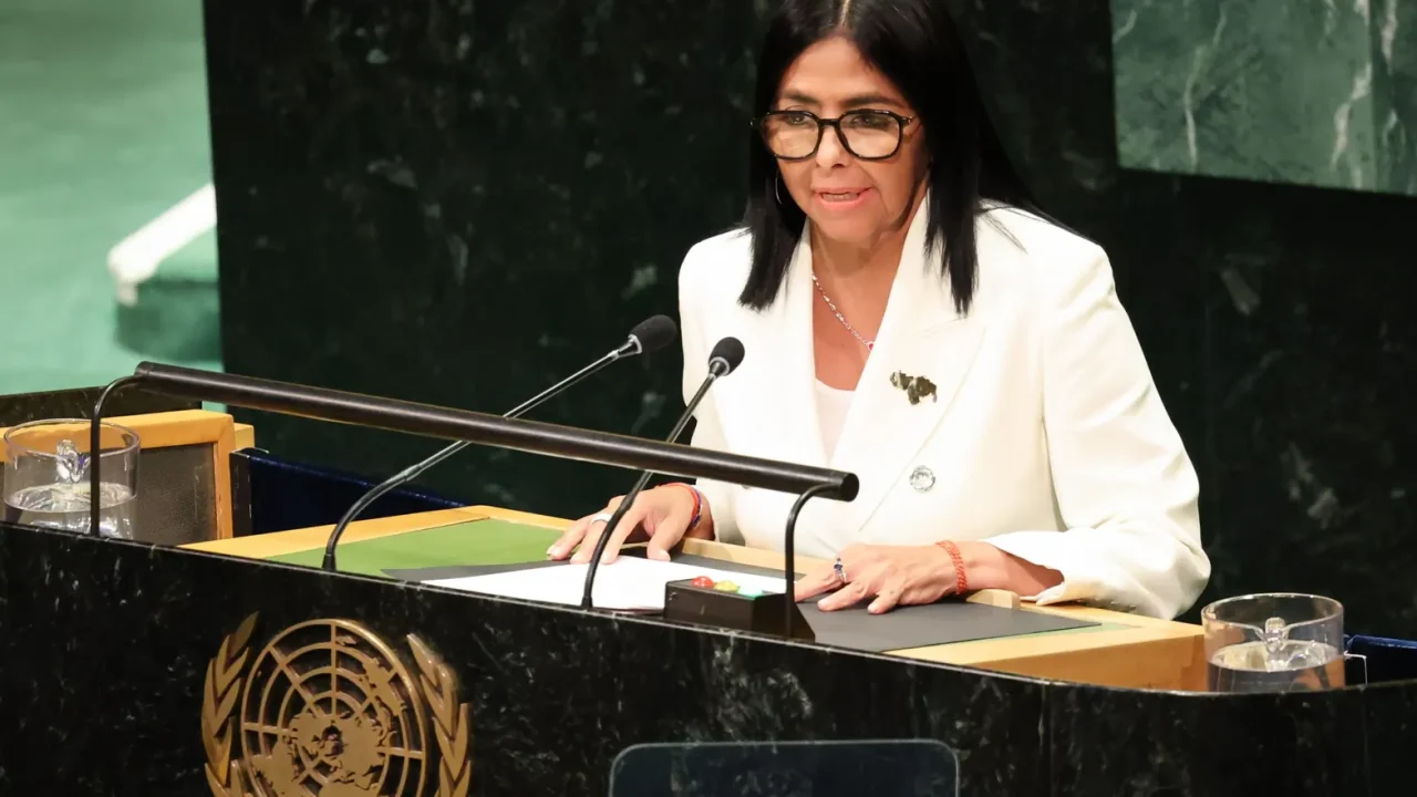 Delcy Rodríguez asegura ante la ONU que habrá elecciones en Venezuela y que el país inicia una “transformación democrática”