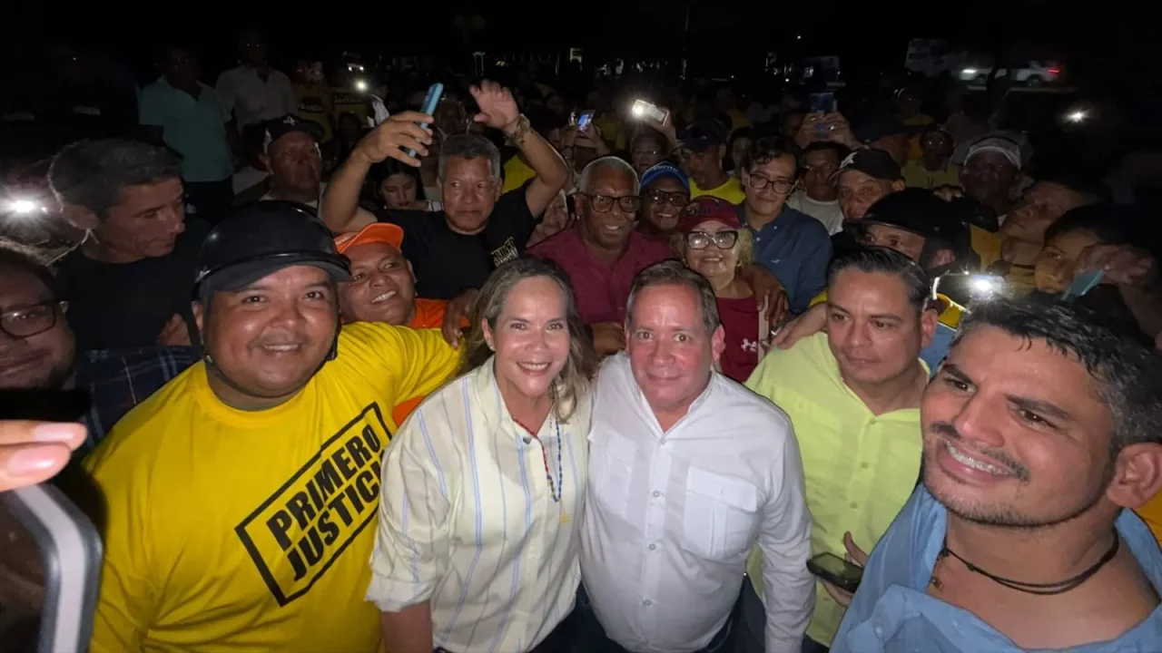 María Beatriz Martínez regresa a Venezuela y llama a mantener unidas las fuerzas democráticas