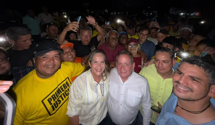 María Beatriz Martínez regresa a Venezuela y llama a mantener unidas las fuerzas democráticas