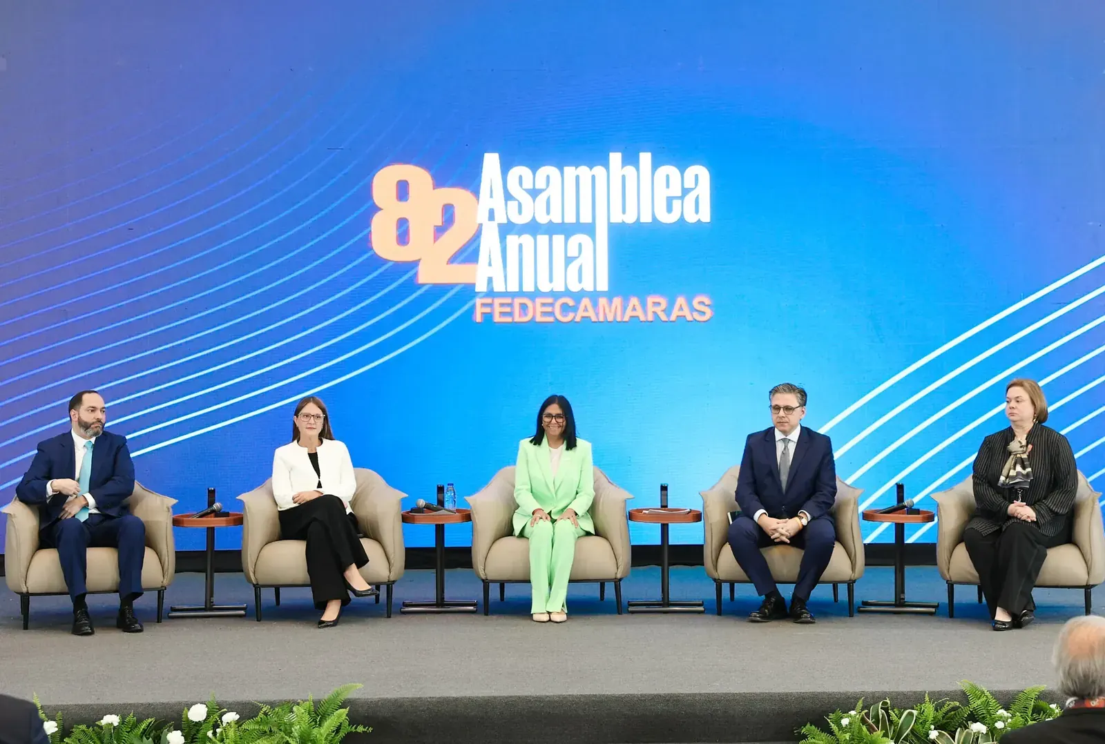 Delcy Rodríguez durante la instalación de la 82ª Asamblea Anual de Fedecámaras en Caracas